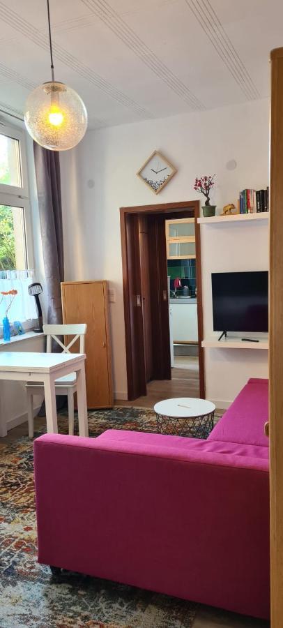 Апартаменты Buedchen Am Rathaus-Parkplatz-Bett Und Schlafcouch-Eg-Netflix- Оберхаузен Экстерьер фото